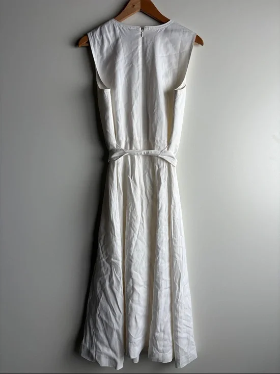 The Double Breasted Belted Flare
Dress by Ann Taylor Sleeveless White Size 10 - Picture 6 of 6